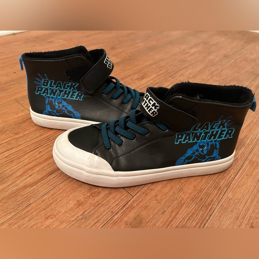 H&M Black Panther Kids Shoes (Size 2.5)